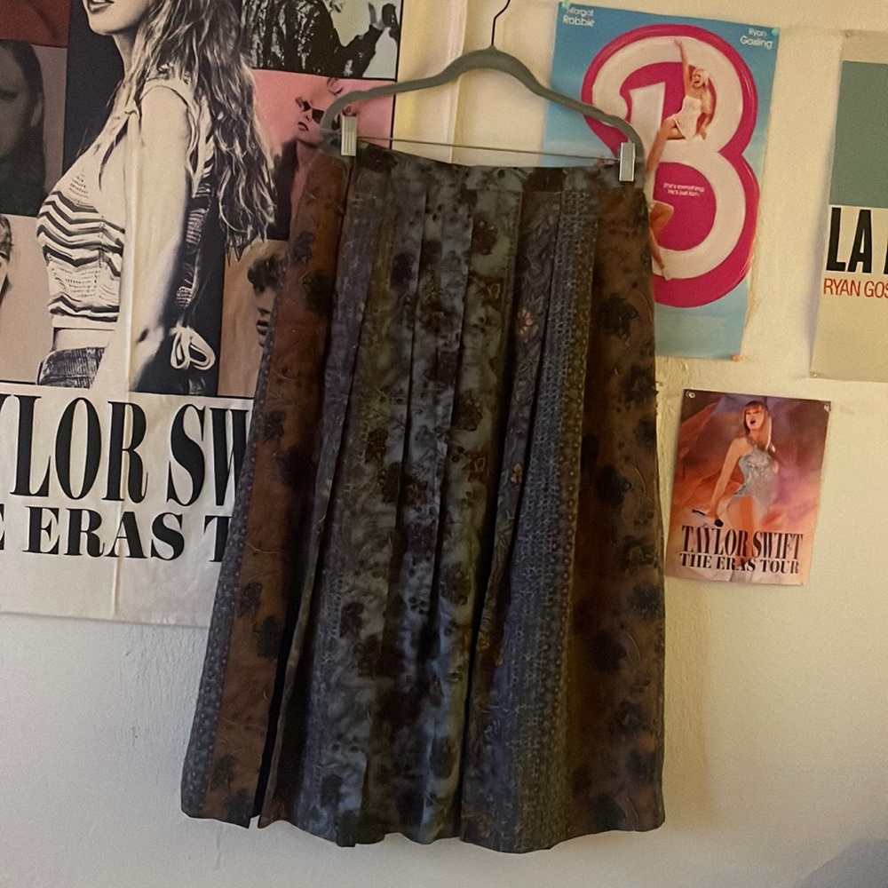 Vintage Floral Pleated Skirt